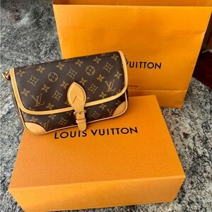 Louis Vuitton Diane PM ST .NM MNG NIOR Monogram Canvas Shoulder Bag